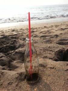 Eine Cola am Cola Beach in Goa