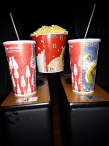 Cola und Popcorn im Kino