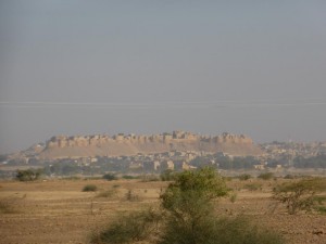 Die Festung von Jaisalmer aus der Ferne
