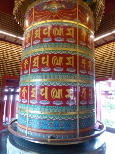 Im Inneren des Buddha Tooth Relic Tempel
