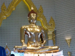 Der goldene Buddha im chin. Tempel