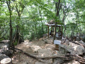 Auf der Hügelspitze im Lingyin Temple