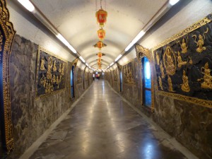 Tunnel im Guandu Tempel