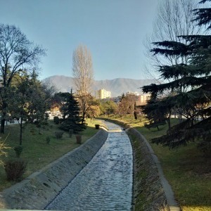 Der Fluss Lana in Tirana