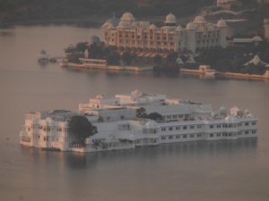 Das Taj Lake Palace Hotel (bekannt aus James Bony Octopussy)