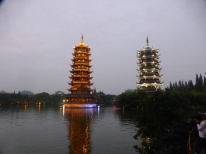 Zwei Pagoden in Guilin