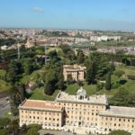 Blick auf die vatikanischen Gärten